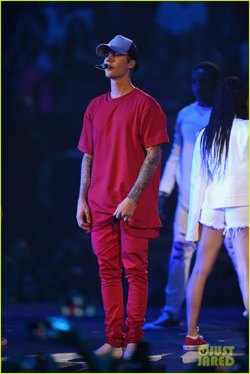 Justin Bieber & More Perform At MTV EMAs 2015 - Watch The Videos ...