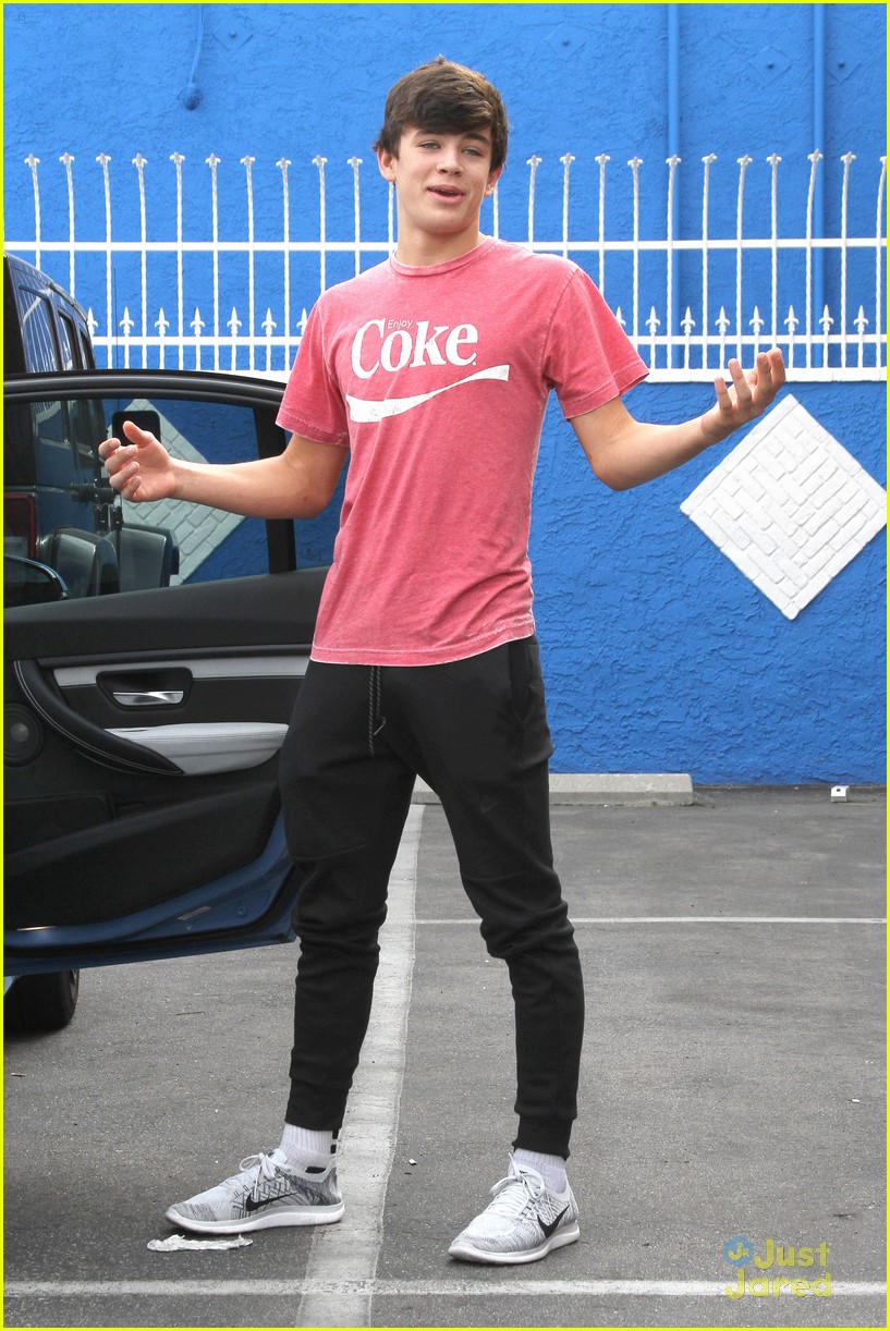 Emma Slater Puts The Spotlight On Shirtless Hayes Grier Outside The DWTS  Studios: Photo 879836 | Emma Slater, Hayes Grier Pictures | Just Jared Jr.
