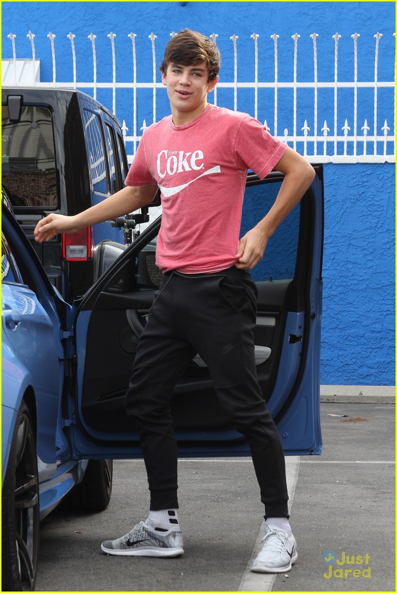 Emma Slater Puts The Spotlight On Shirtless Hayes Grier Outside The DWTS  Studios: Photo 879839 | Emma Slater, Hayes Grier Pictures | Just Jared Jr.
