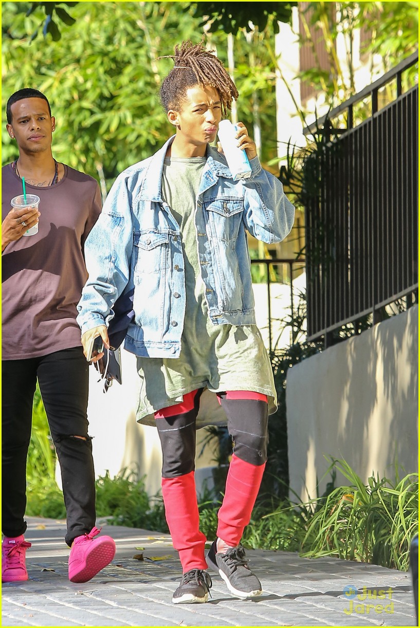 Full Sized Photo of jaden smith chuggs water from box 15 Jaden Smith