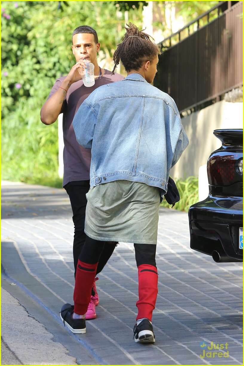 Full Sized Photo of jaden smith chuggs water from box 16 Jaden Smith