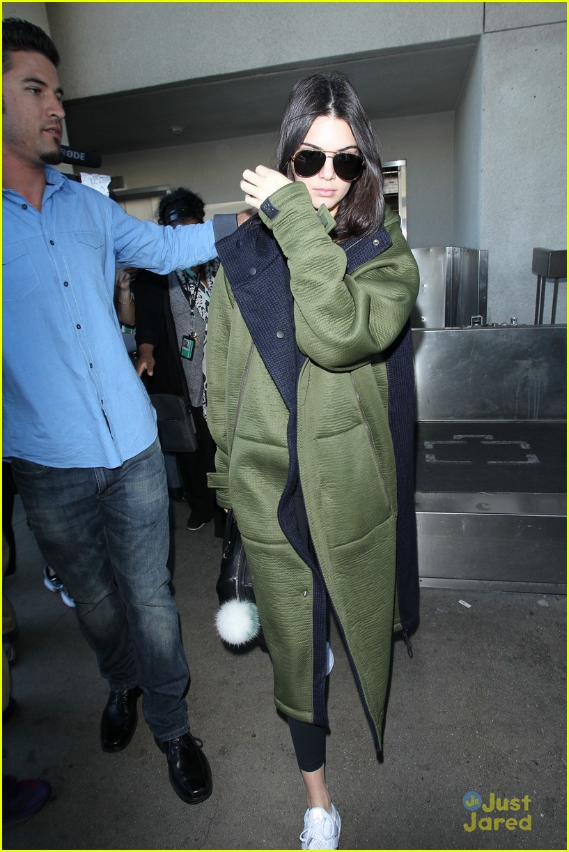 Full Sized Photo of kendall kylie jenner lax again after balmain show ...