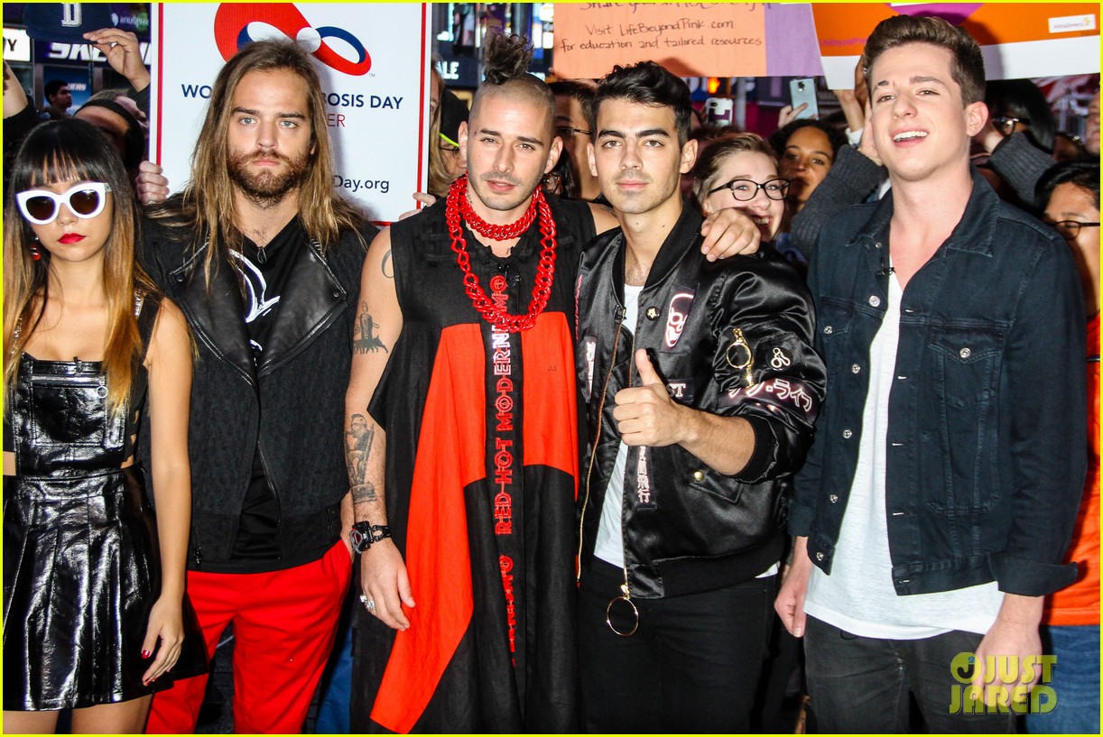 Joe Jonas & DNCE Tease 'Cake By The Ocean' Video Watch Here! Photo