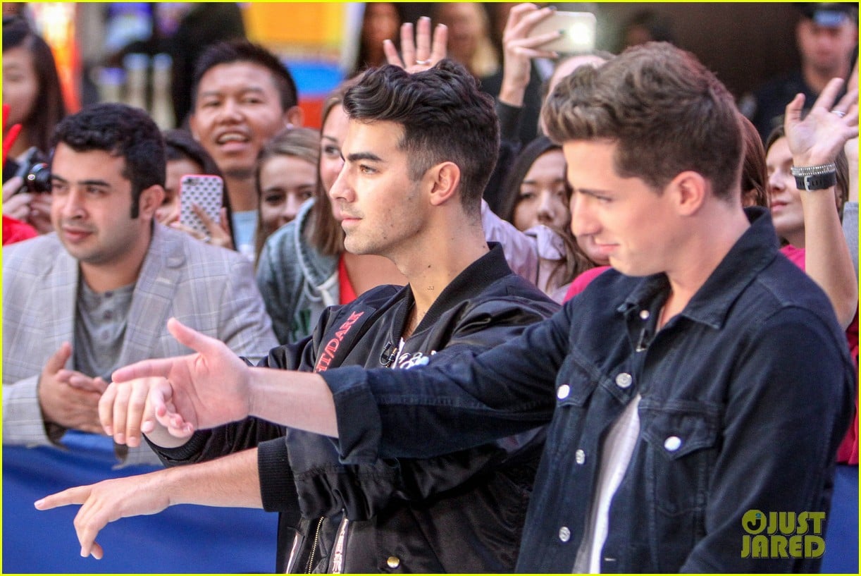 Joe Jonas & DNCE Tease 'Cake By The Ocean' Video Watch Here! Photo