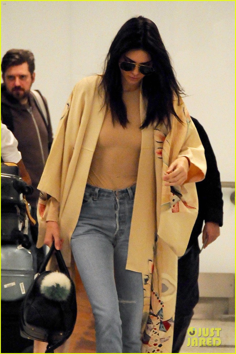 Kendall Jenner Flies to Lamar Odom's Side, Makes Him Smile! | Photo ...