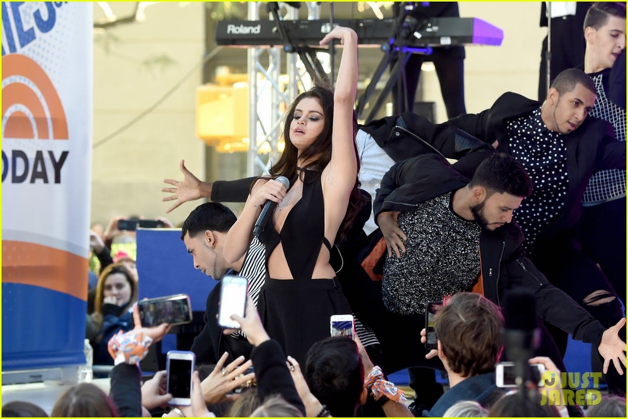 Selena Gomez Brings 'Same Old Love' to 'The Today Show' Stage - Watch