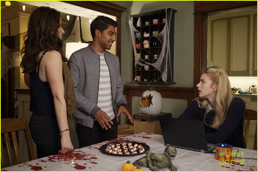 Full Sized Photo of stitchers halloween special when darkness falls