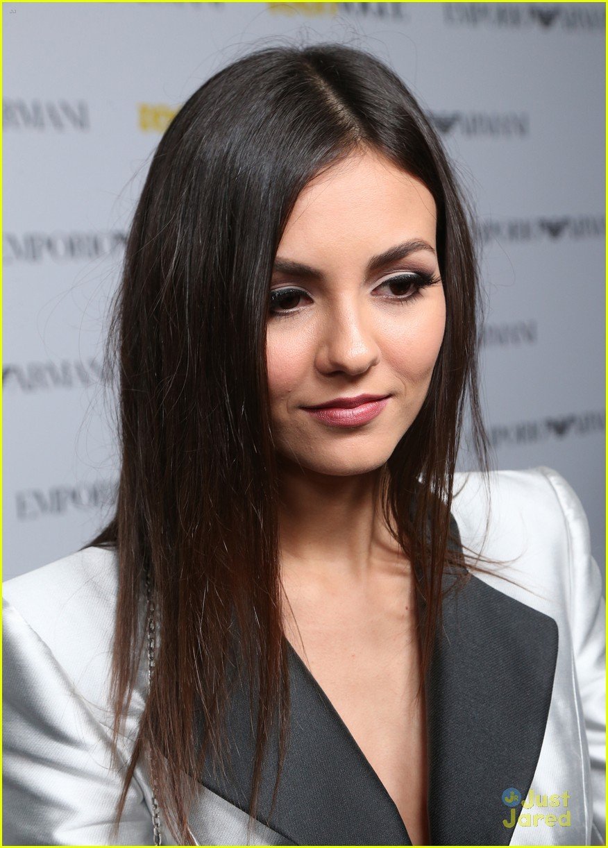 Victoria Justice Peyton List Meet Up Again For Teen Vogue S Young Hollywood Party Photo 874189 2015 Teen Vogue Young Hollywood Party Halston Sage Isabelle Fuhrman Kat Graham Kaya Stewart Mae