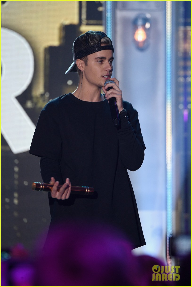 Full Sized Photo Of Justin Bieber Joe Jonas 2015 Nick Halo Awards 22 Justin Bieber Takes Home 