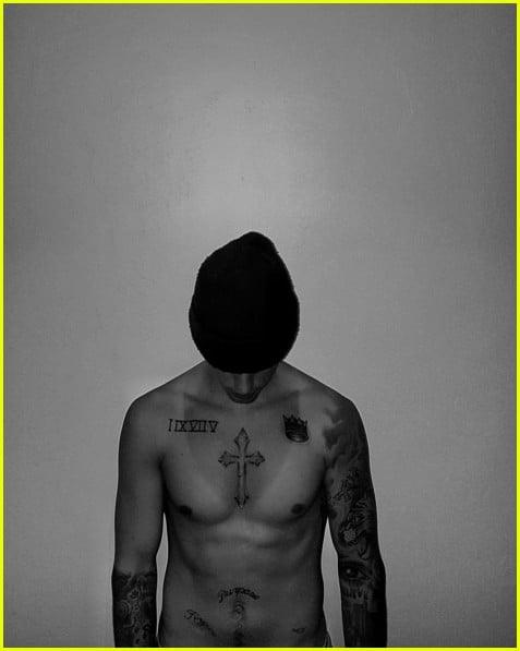 Justin Bieber Goes Shirtless On Thanksgiving Holiday | Photo 899502 ...