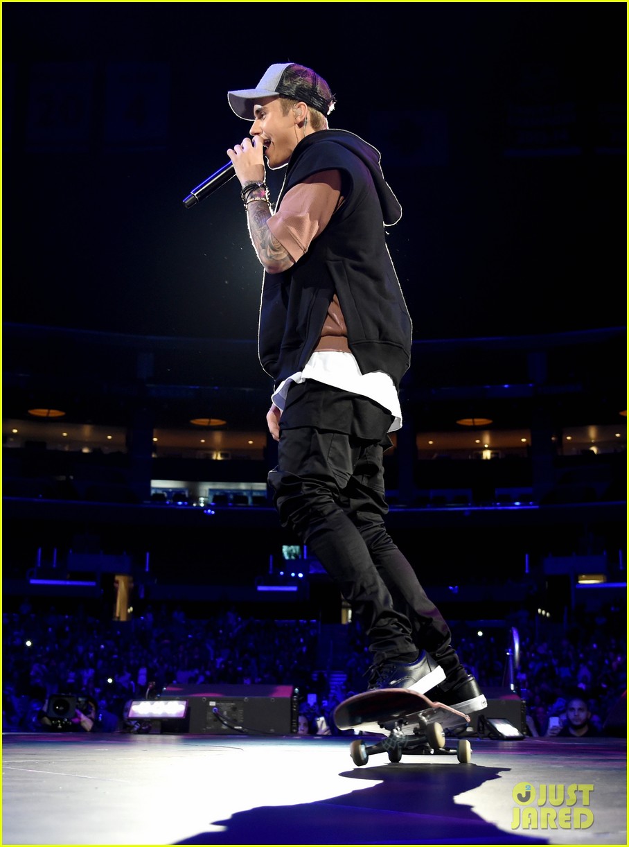 Justin Bieber Cries On Stage At Purpose Album Release Show Photo 893673 Photo Gallery 3246