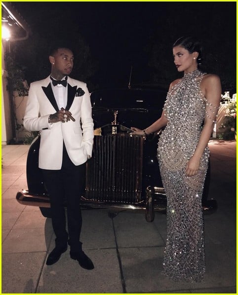 Kendall & Kylie Jenner Make a Birthday Video for Mom! | Photo 890594