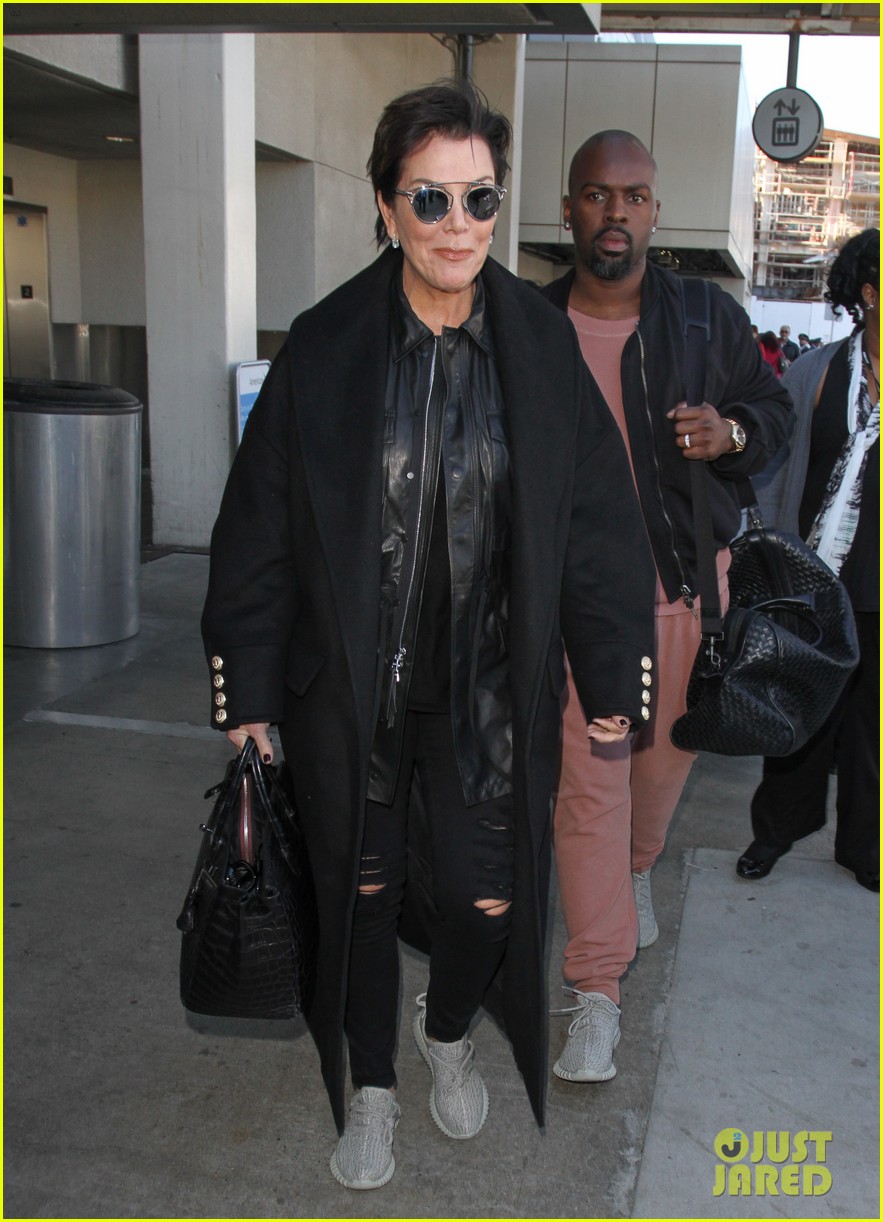 Kylie Jenner Shops in NYC With Kendall Before Flying Back to L.A