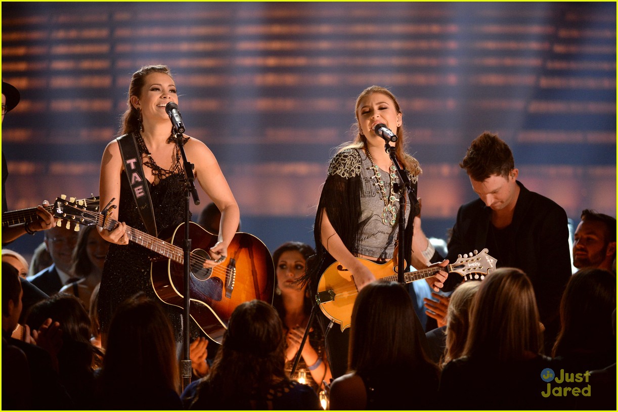 Full Sized Photo of maddie tae cma awards winners kelsea ballerini