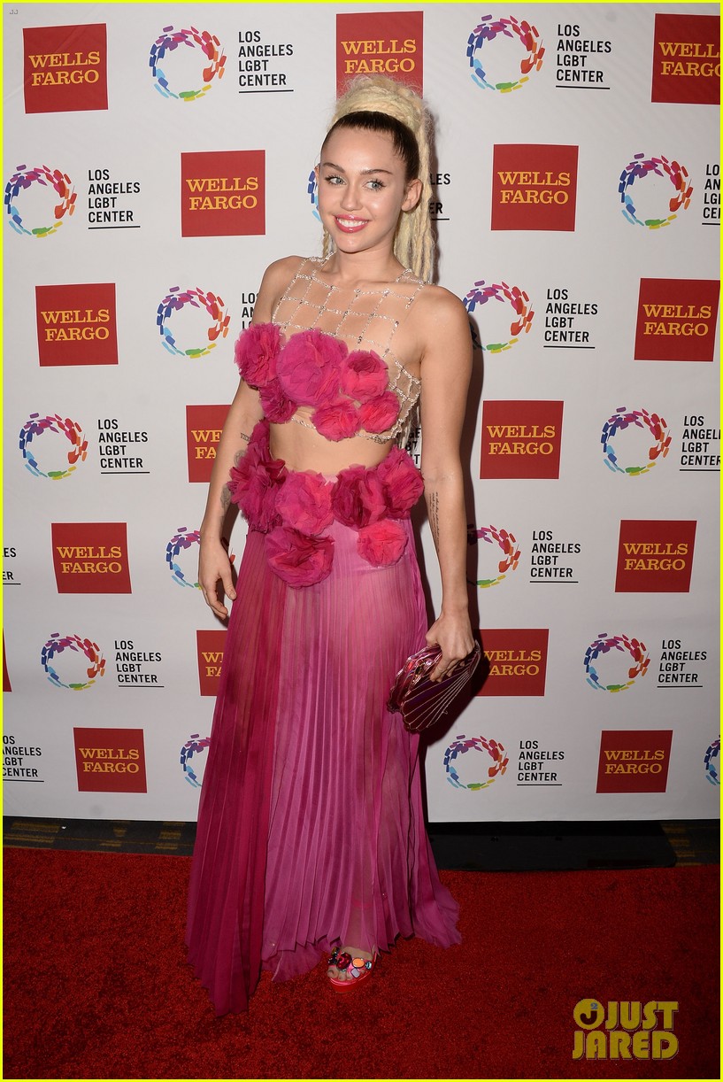 miley cyrus lgbt 2015 vanguard awards 16