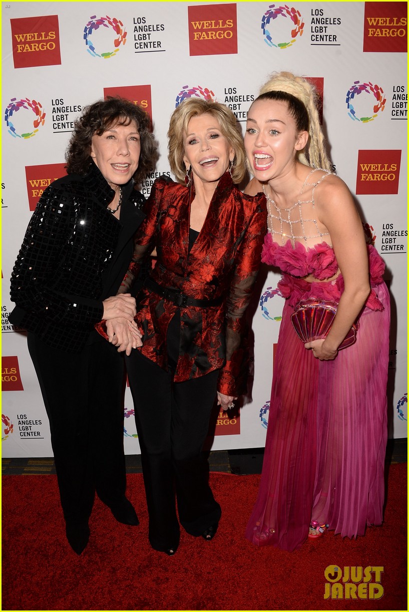 miley cyrus lgbt 2015 vanguard awards 17
