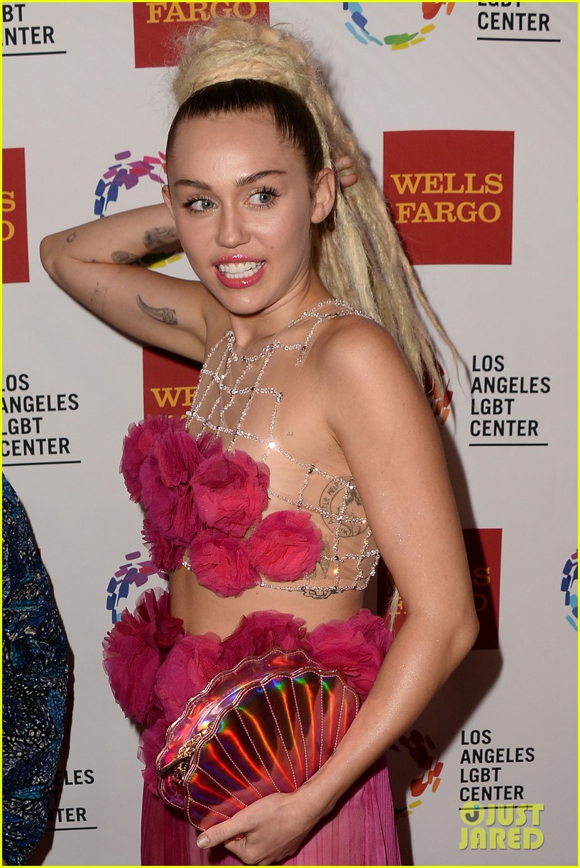 miley cyrus lgbt 2015 vanguard awards 21