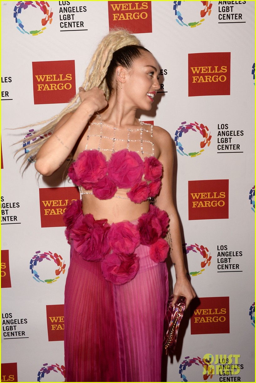 miley cyrus lgbt 2015 vanguard awards 26