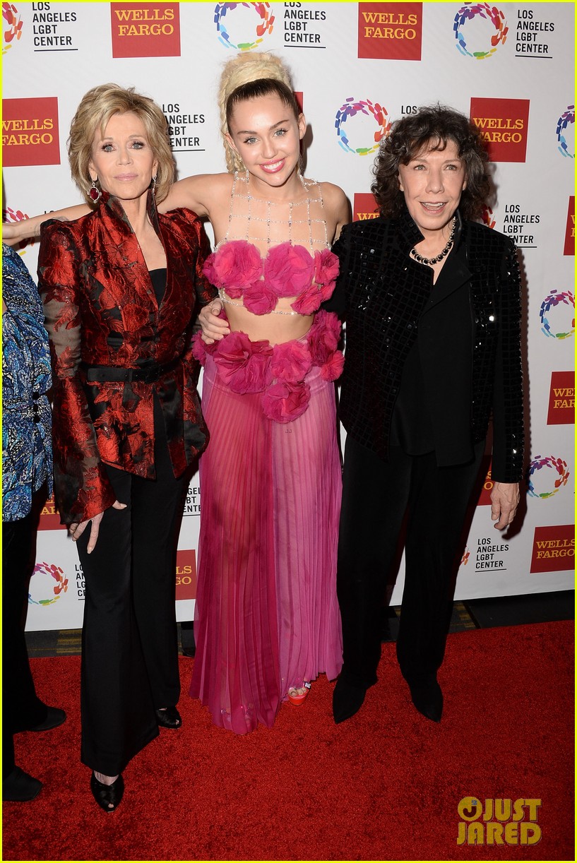 miley cyrus lgbt 2015 vanguard awards 33