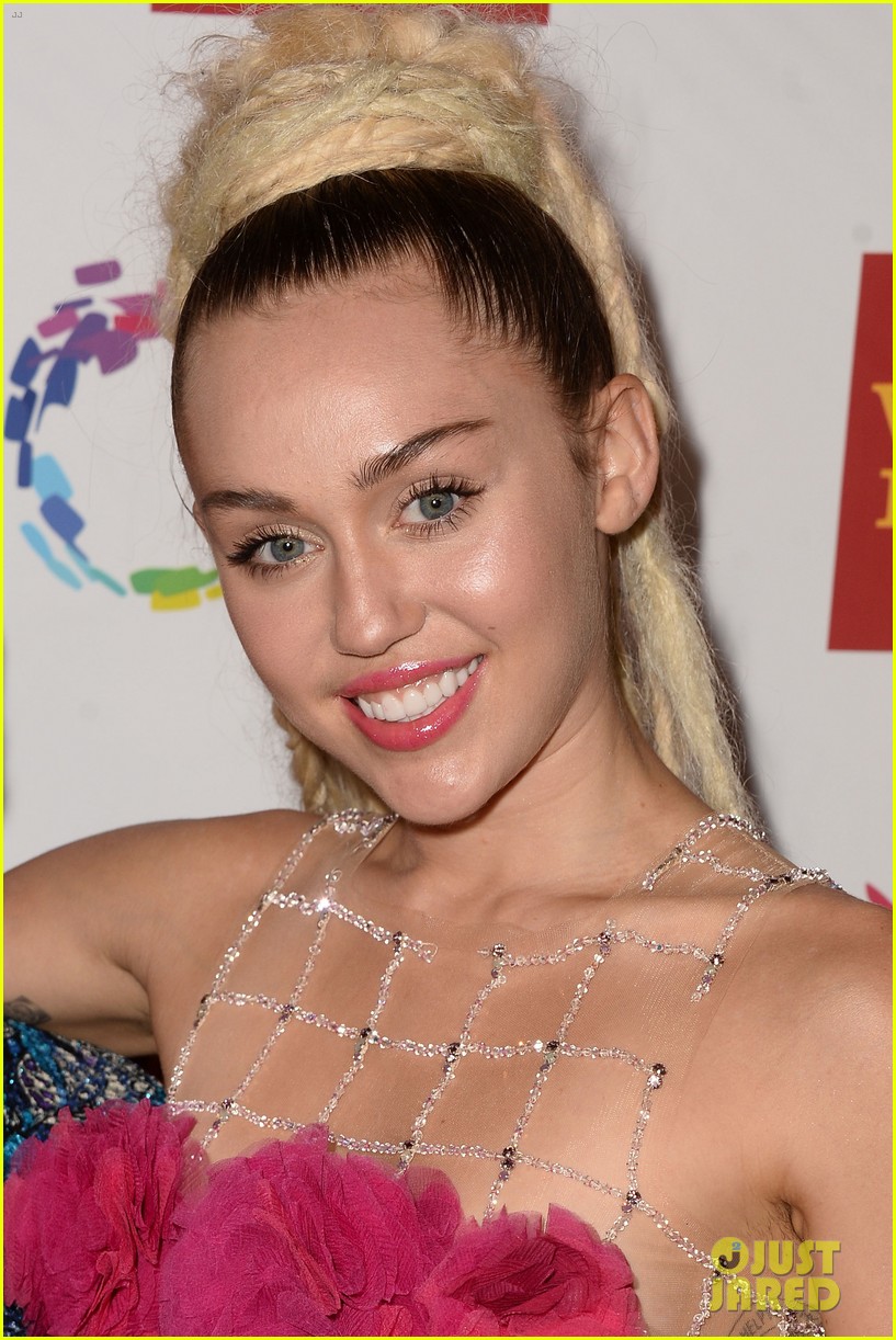 miley cyrus lgbt 2015 vanguard awards 35