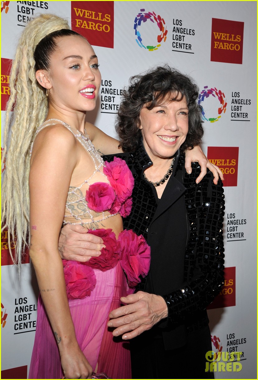 miley cyrus lgbt 2015 vanguard awards 46
