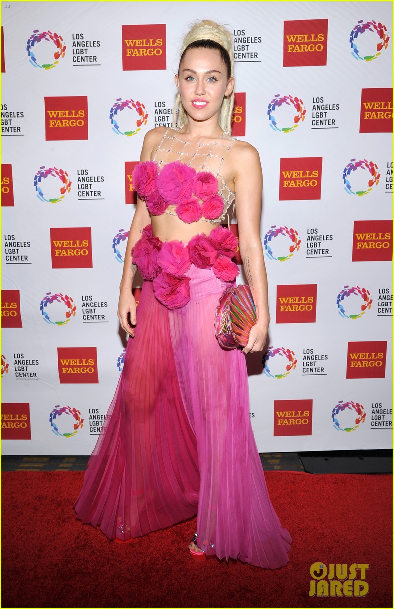 miley cyrus lgbt 2015 vanguard awards 47
