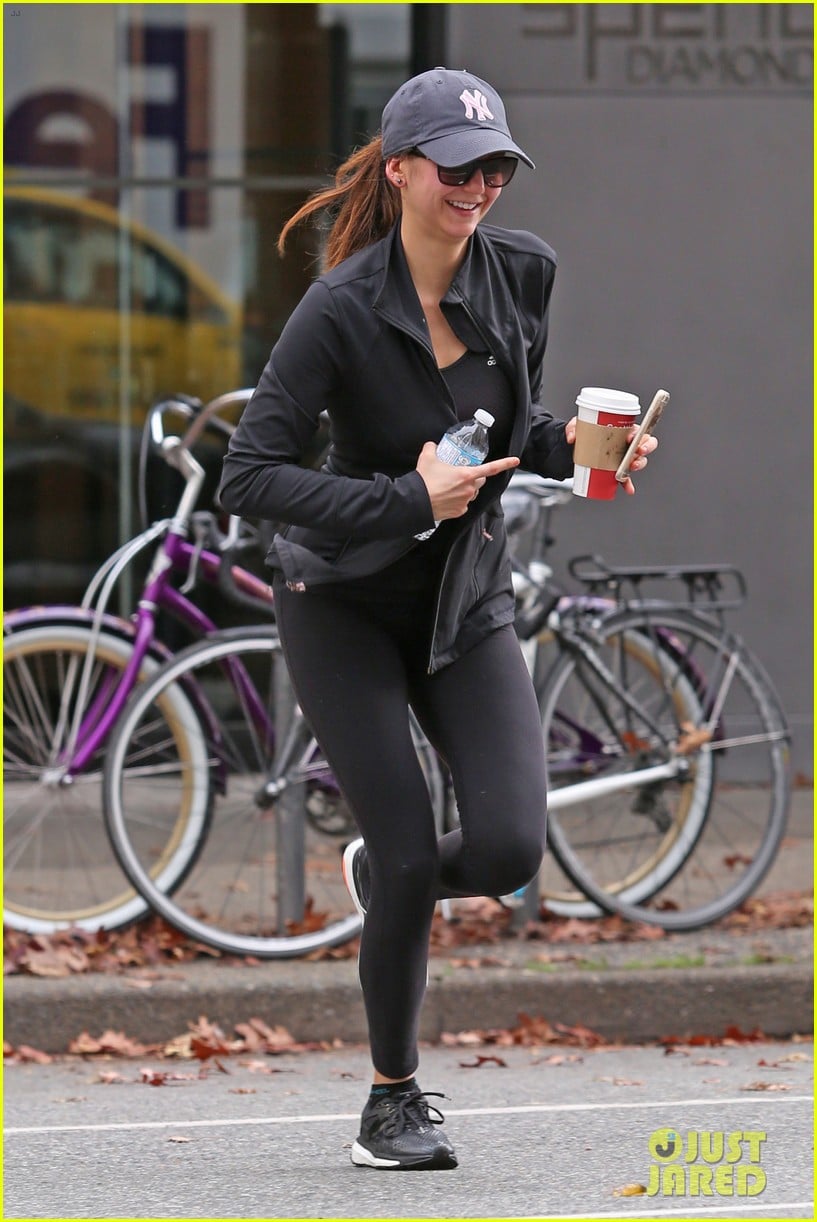 Nina Dobrev & Boyfriend Austin Stowell Do Hot Yoga Together in