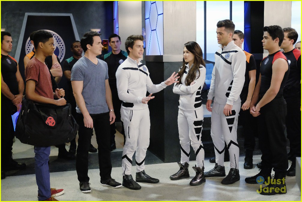 Leo Leaves The Bionic Island On 'Lab Rats' Tonight See A Sneak Peek