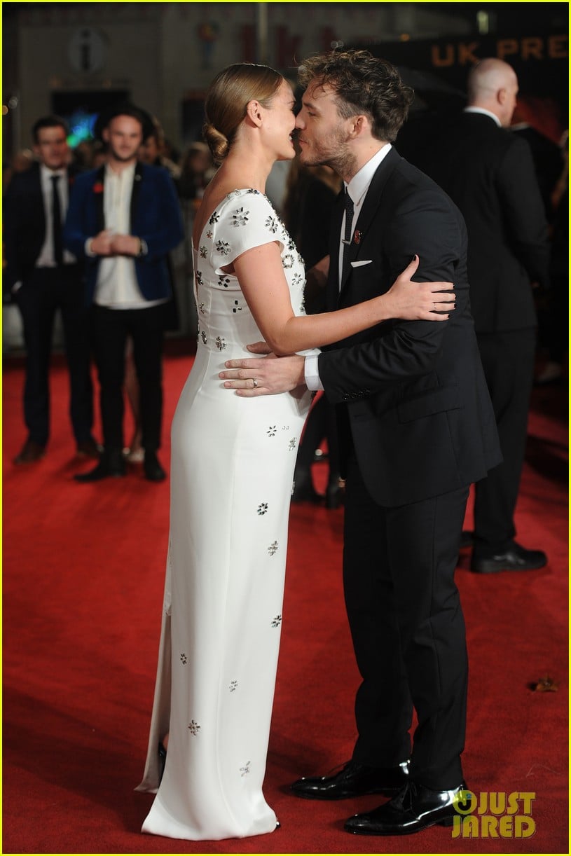 full-sized-photo-of-sam-claflin-laura-haddock-pregnant-hunger-games