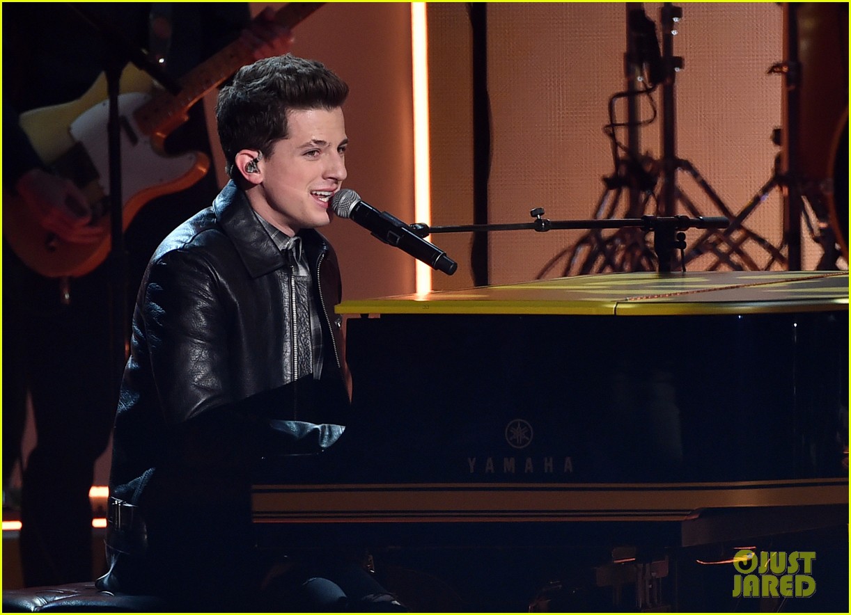 Meghan Trainor Kisses Charlie Puth After AMAs 2015 Performance WATCH