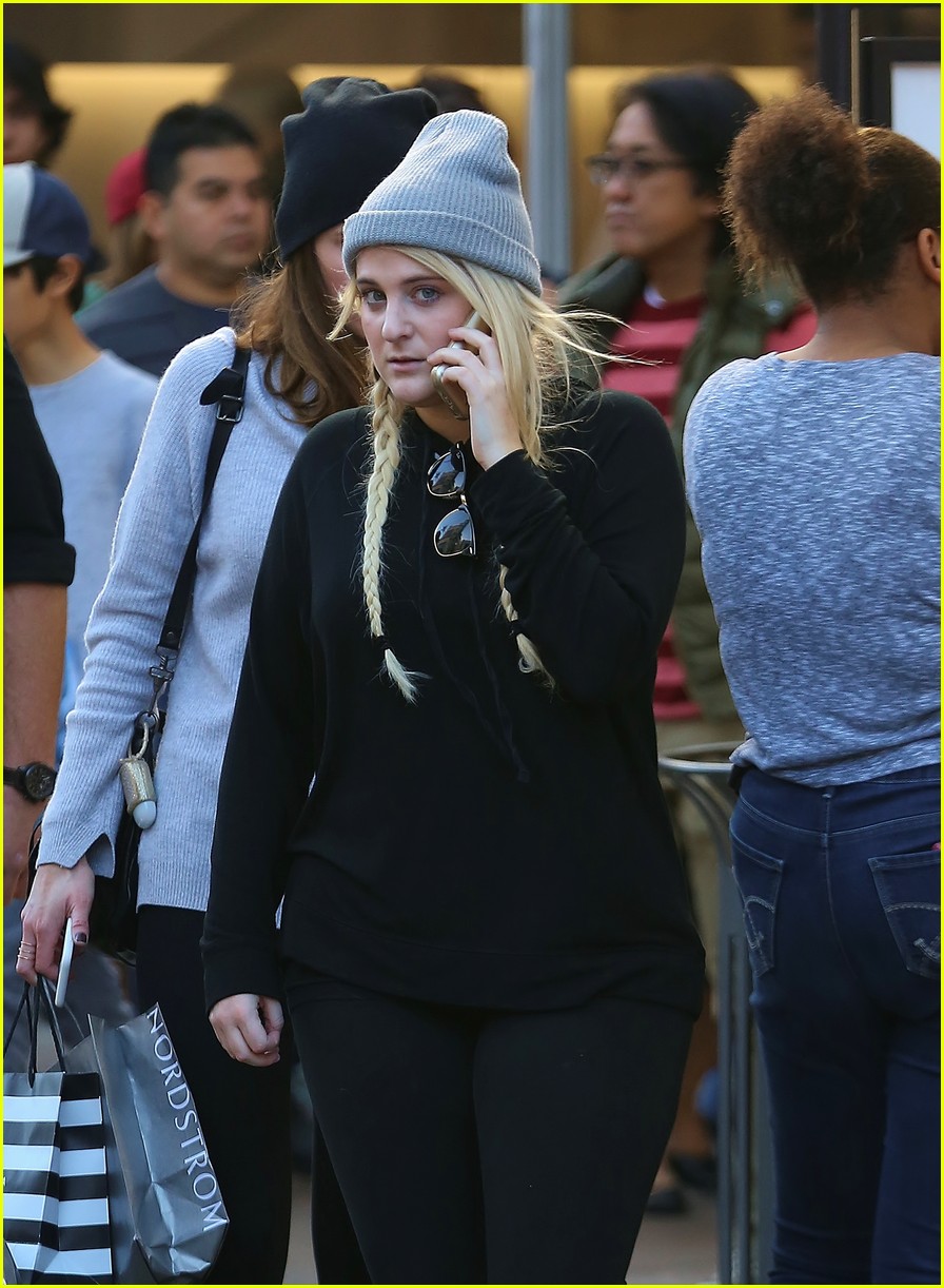 Full Sized Photo of meghan trainor holiday shopping the grove 06