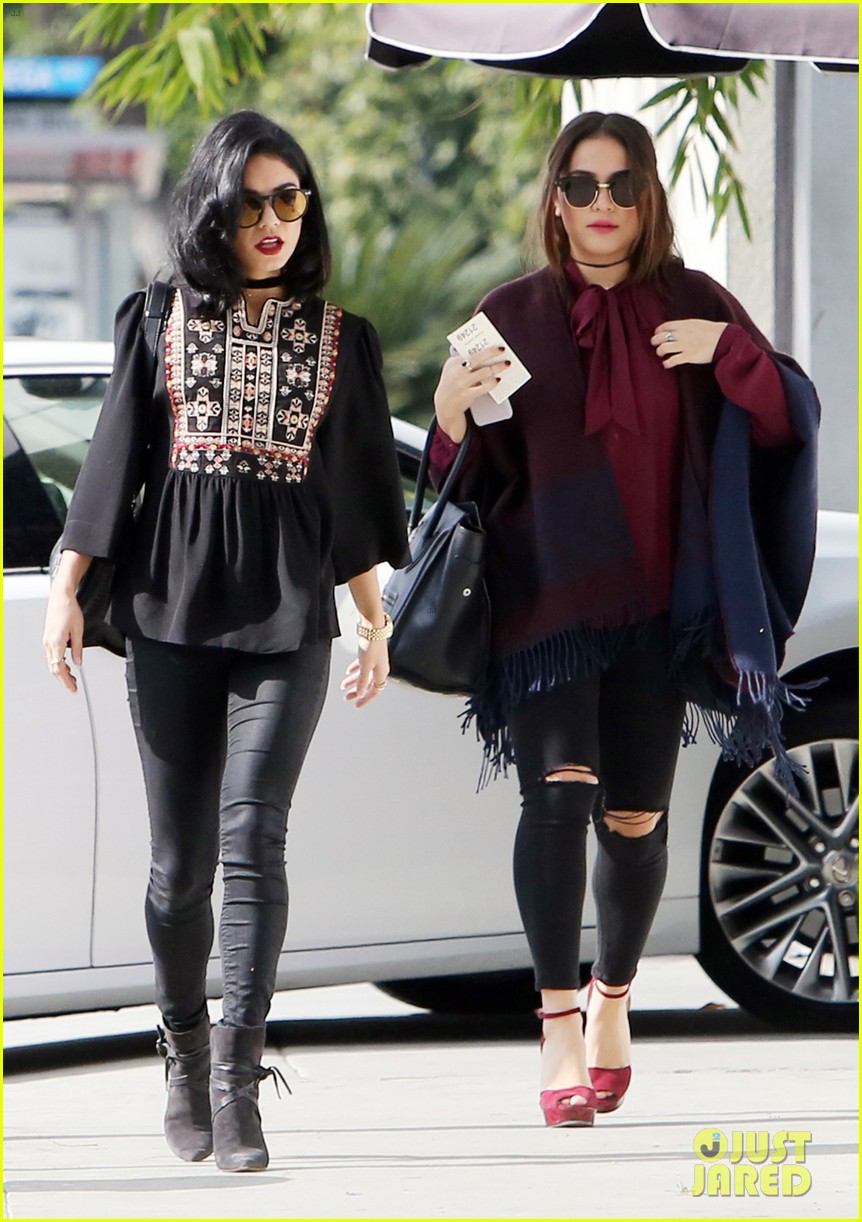 Vanessa Hudgens Celebrates Mom Gina&rsquo;s Birthday With Balloons &amp; Flowers