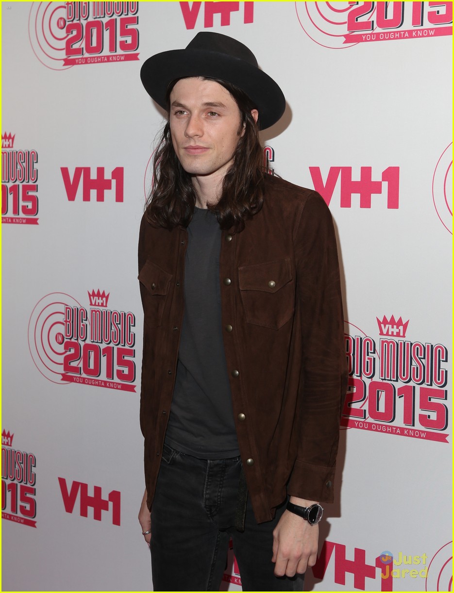 James Bay Performs 'Proud Mary' Duet with Elle King At Vh1's You Oughta