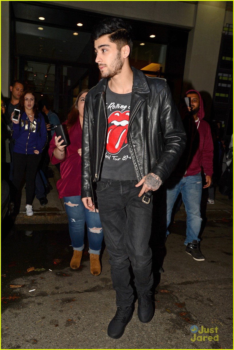 Zayn Malik Meets Fans In New York City Just As One Direction Is Set To Drop New Album Photo 