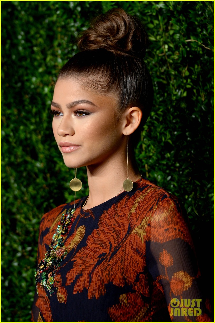 Zendaya & Lorde Are Eye-Catching At CFDA/Vogue Fashion Fund Awards