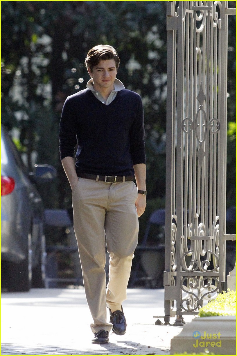 Ansel Elgort Shows Off New Hair For Billionaire Boys Club Photo 9043 Ansel Elgort Jeremy Irvine Taron Egerton Thomas Cocquerel Violetta Komyshan Pictures Just Jared Jr