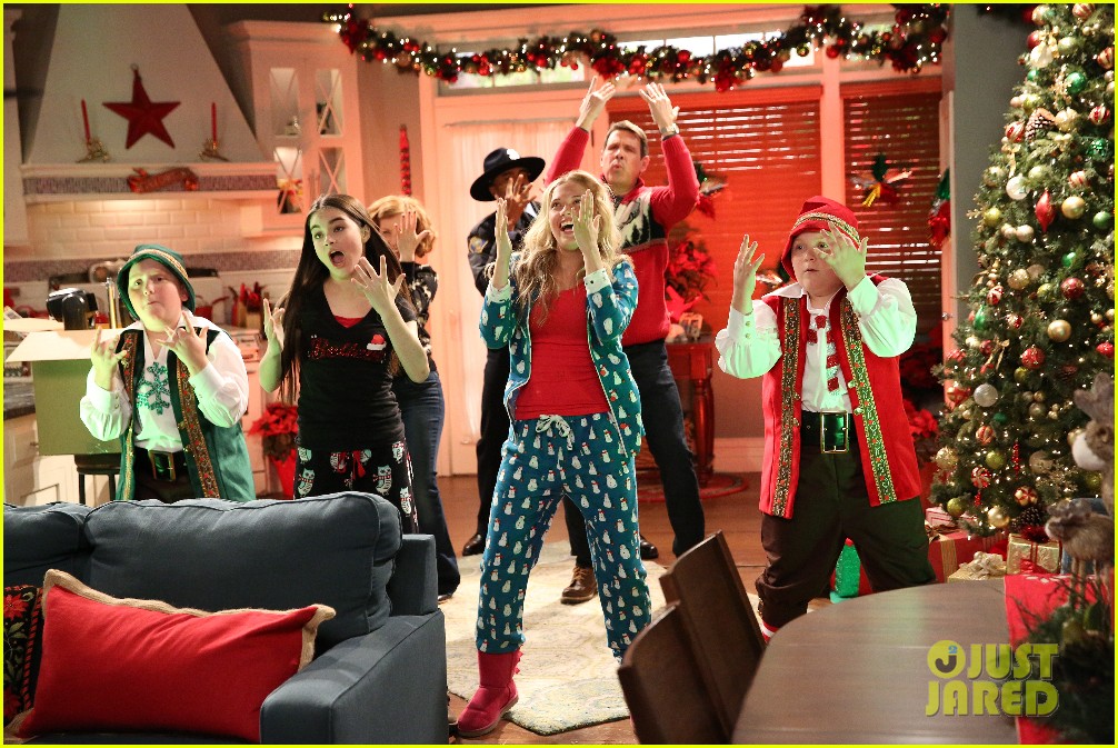 Barry Causes An Elf War On Best Friends Whenever Tonight Photo 902058 Photo Gallery 