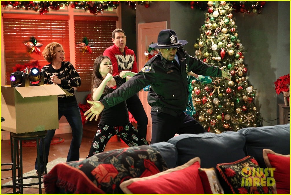 Barry Causes An Elf War On 'Best Friends Whenever' Tonight! | Photo ...