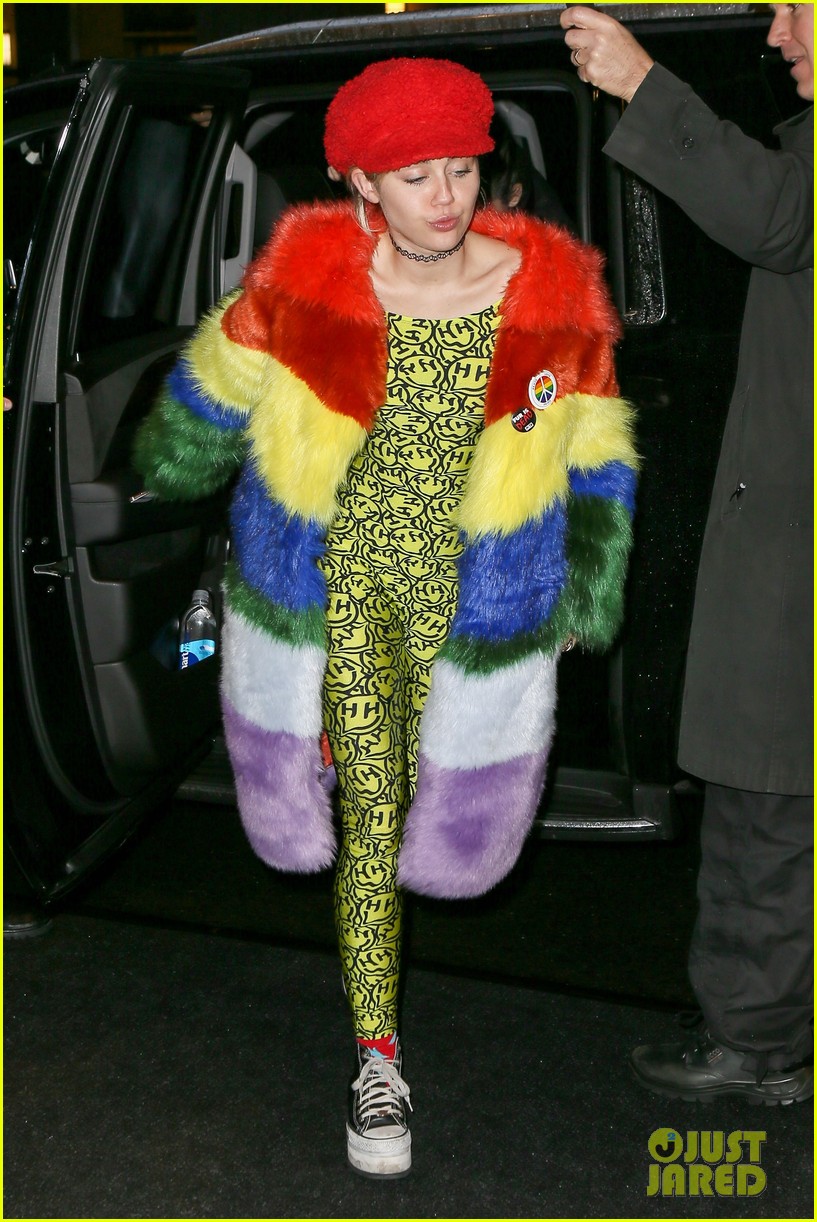 Miley Cyrus Sings 'One' with U2 After Her Rainbow Outing! | Photo ...
