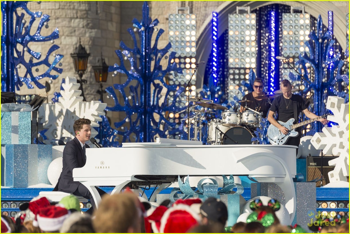 Disney&#039;s Unforgettable Christmas Celebration: Full Line Up &amp; Tune In Times! | Photo 908940