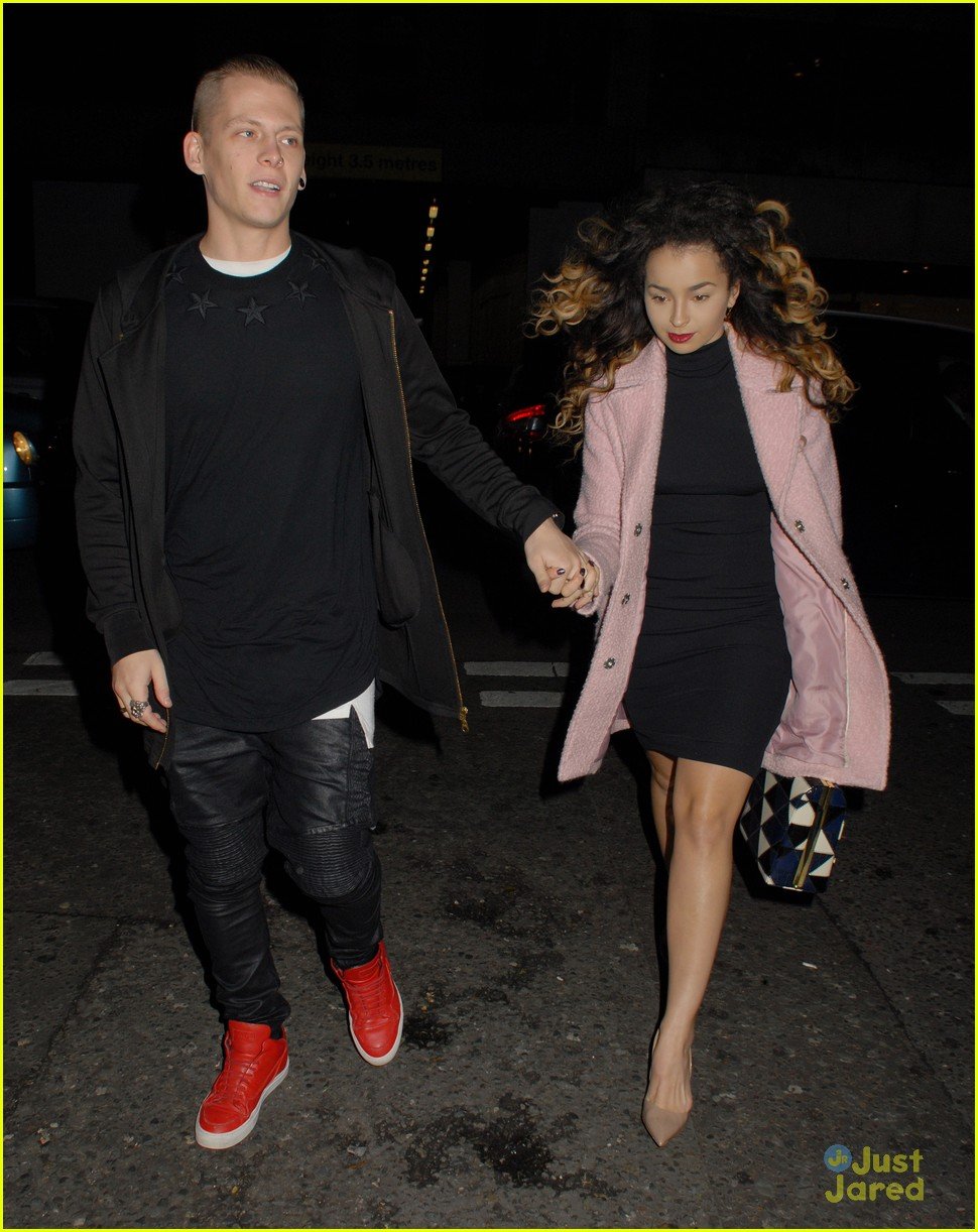 Ella Eyre Is Sure She Might Work Together With Rixton Boyfriend Lewi Morgan In The Future Photo 903865 Ella Eyre Lewi Morgan Lewis Morgan Nina Nesbitt Pictures Just Jared Jr