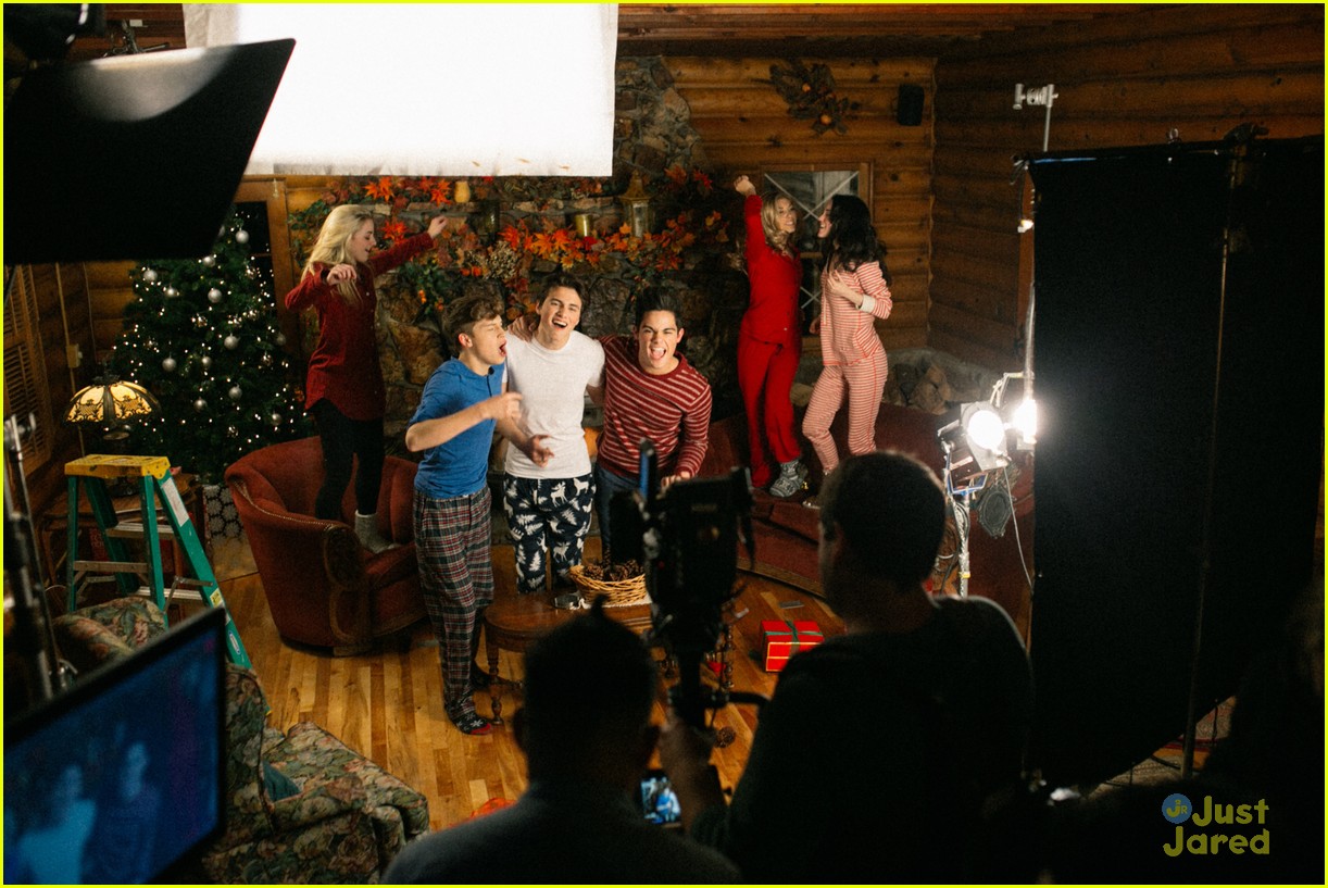 Forever In Your Mind Wrapped Up For Christmas Forever in Your Mind Treats Fans To New 'Wrapped Up For Christmas
