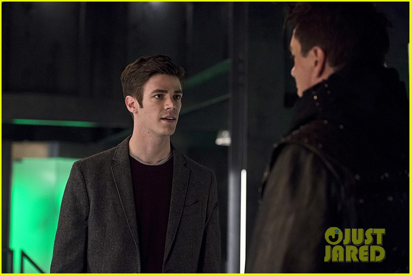 The Flash And Arrow Crossover Starts Tonight Photo 899840 Photo Gallery Just Jared Jr 9152
