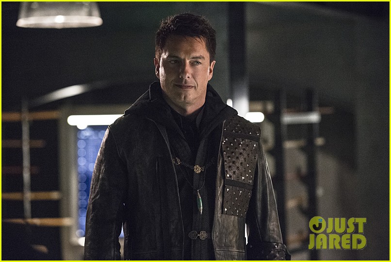'The Flash' & 'Arrow' Crossover Starts TONIGHT! Photo 899825 Photo