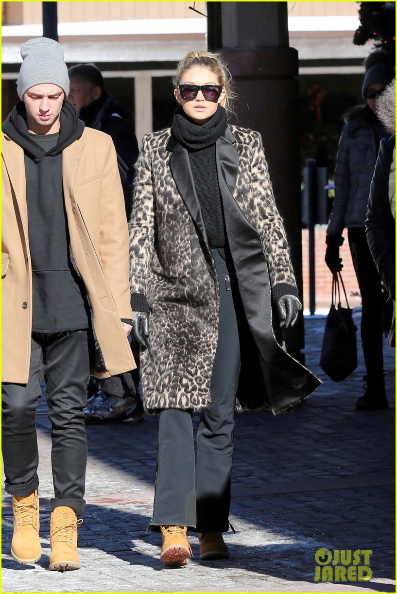 Full Sized Photo of gigi hadid throwback aspen photo 11 | Gigi Hadid