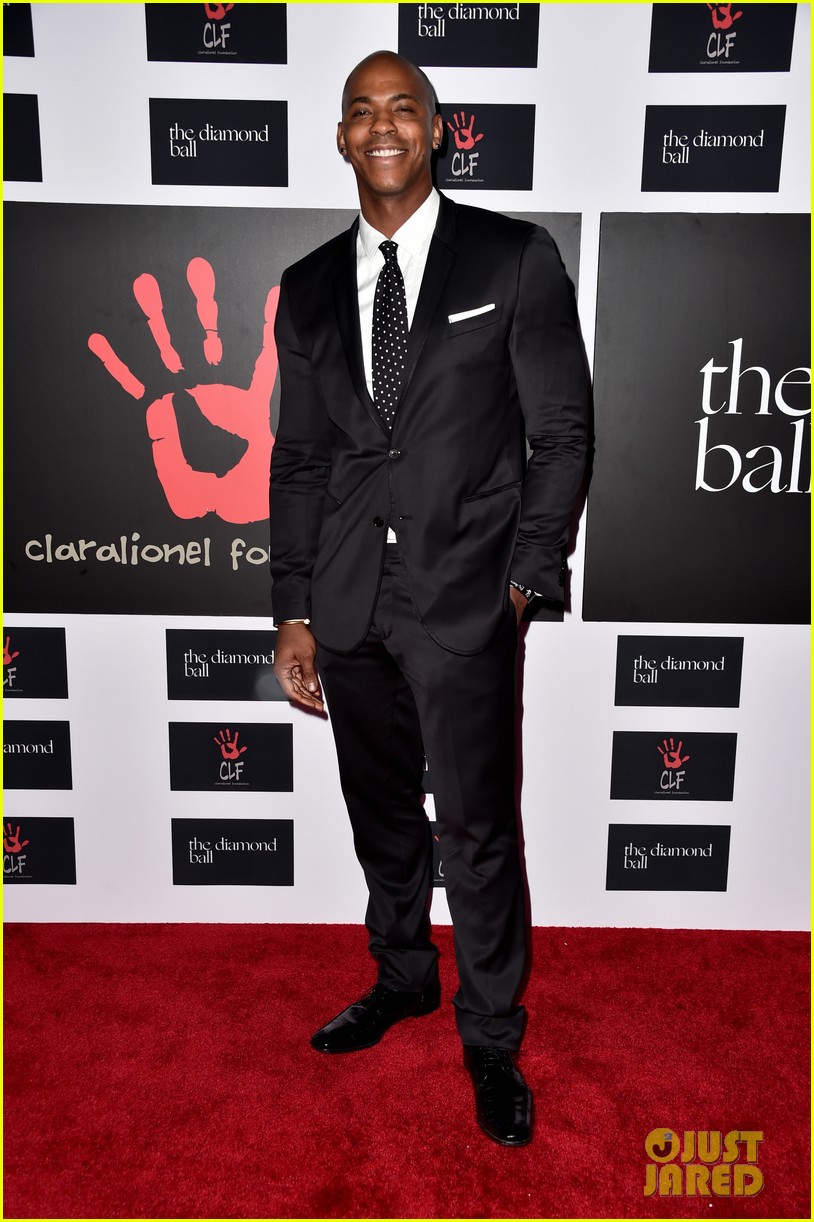 Full Sized Photo of kevin hart zendaya emily ratajkowski diamond ball