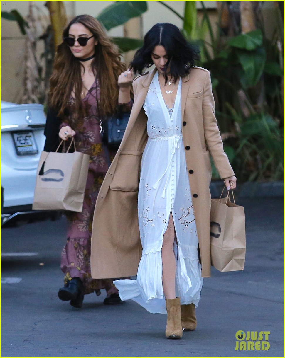 Full Sized Photo of vanessa hudgens austin butler disneyland christmas