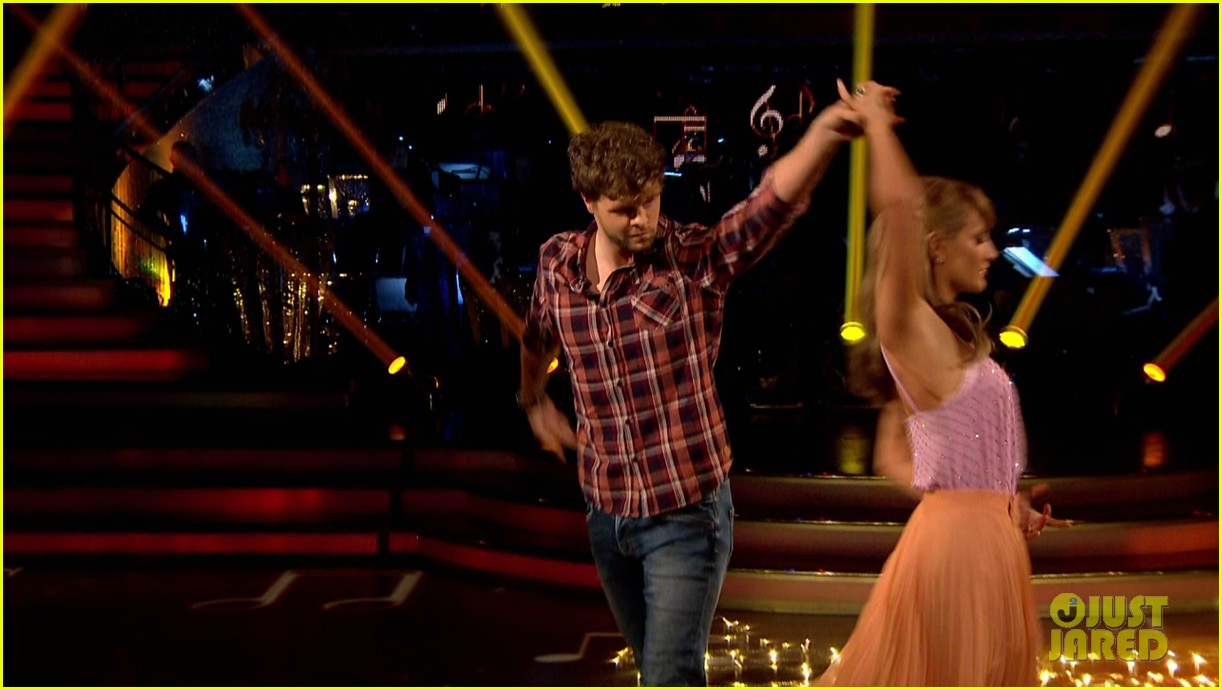 Jay Mcguiness Tops Leaderboard With Moving Rumba On Strictly Come Dancing Photo 902040 