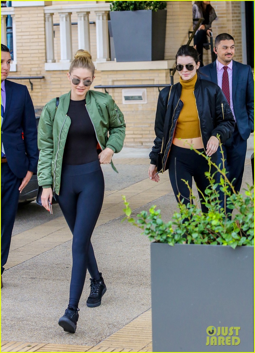 Full Sized Photo of kendall jenner goes christmas shopping with gigi