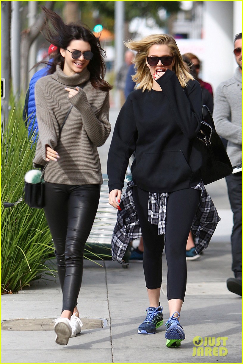 Full Sized Photo of khloe kardashian kendall jenner breakfast beverly